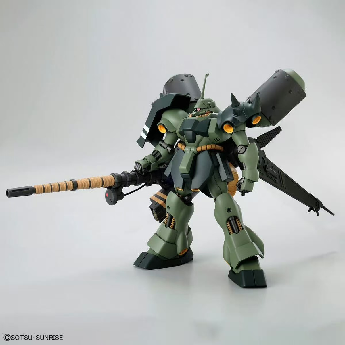 Конструктор Bandai HG 1/144 AM – обзор и цена Model Kit Pg