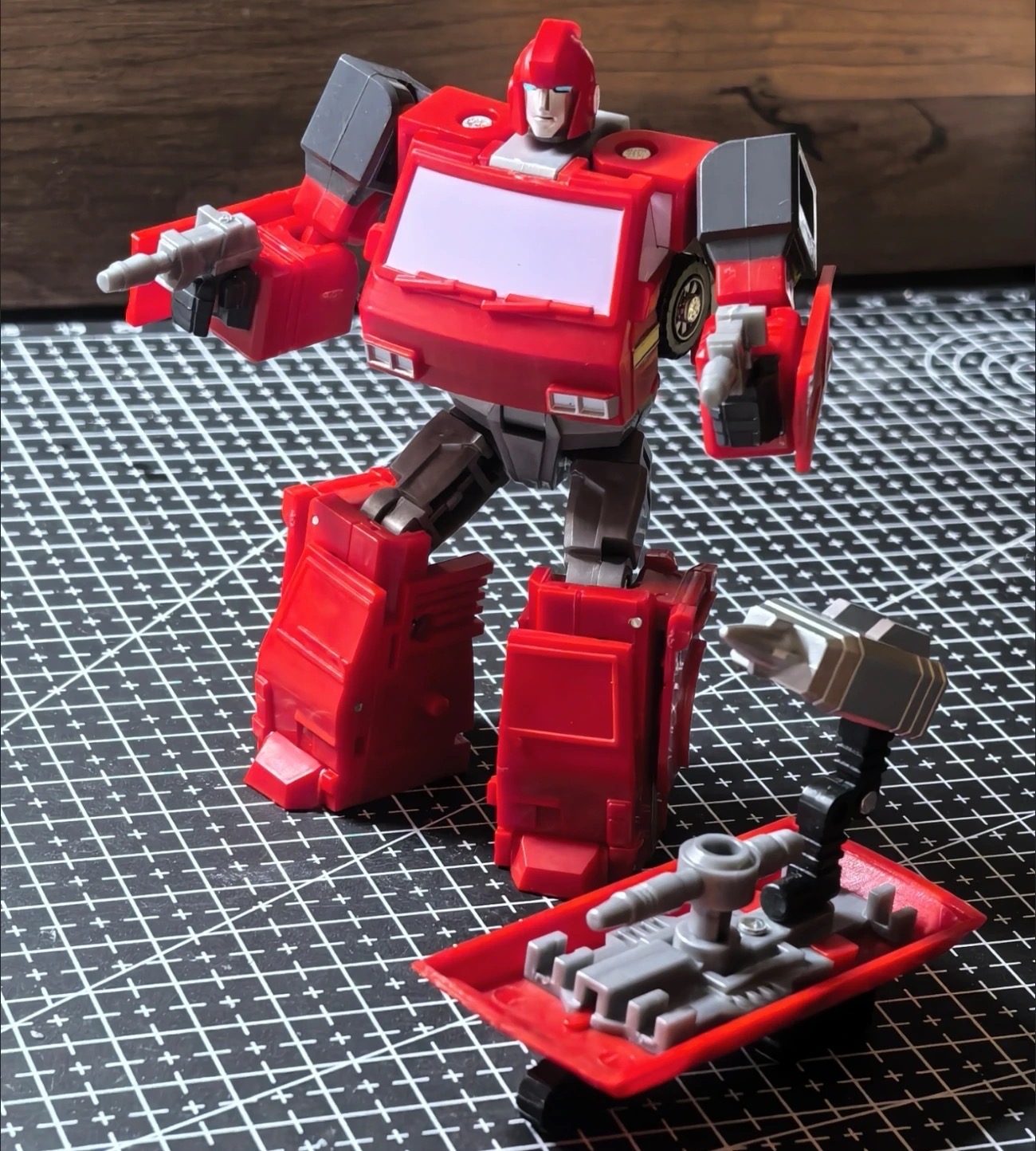 Трансформер MFT HS07 Iron Tin  – обзор и цена Model Kit Robot
