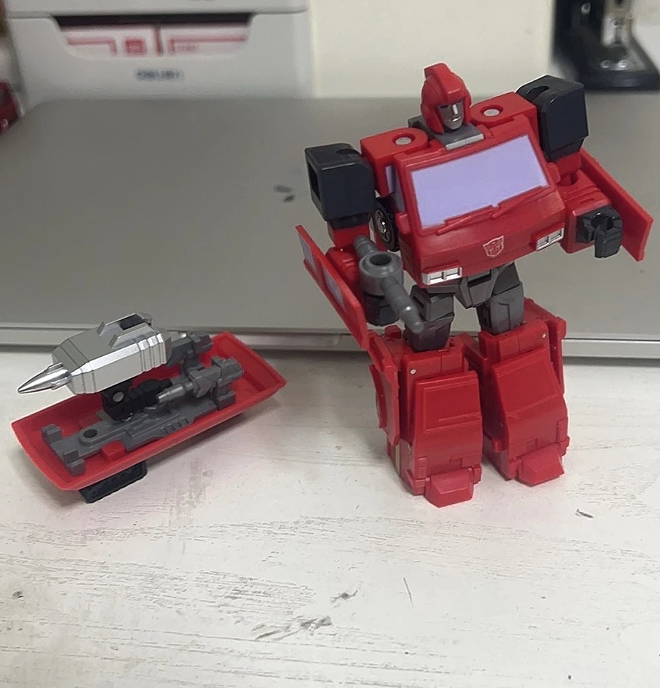 Трансформер MFT HS07 Iron Tin  – обзор и цена Model Kit Robot