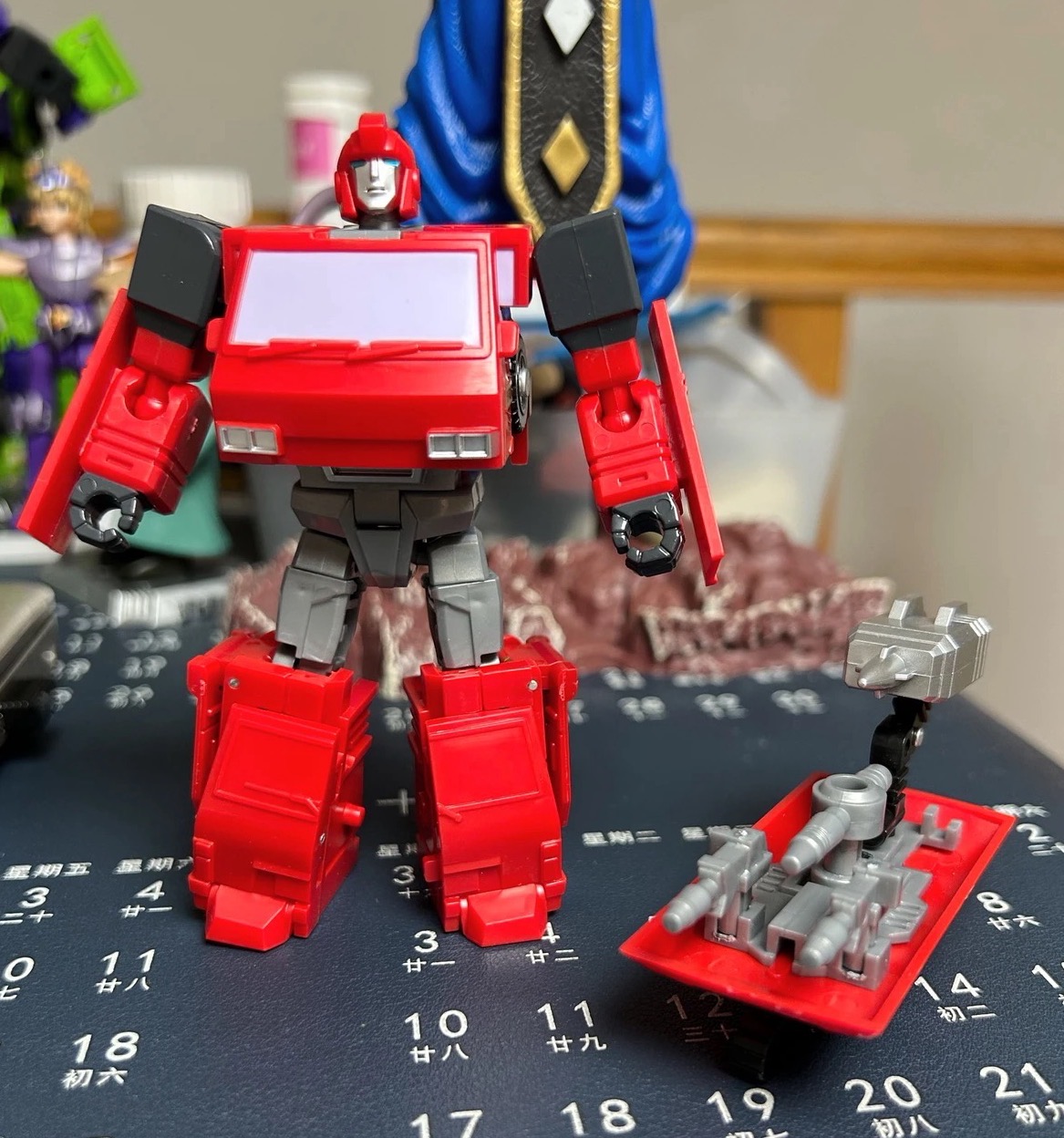 Трансформер MFT HS07 Iron Tin  – обзор и цена Model Kit Robot